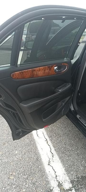 Usata Jaguar XJ 238 CV (175 kW) 2006 Nero Berlina