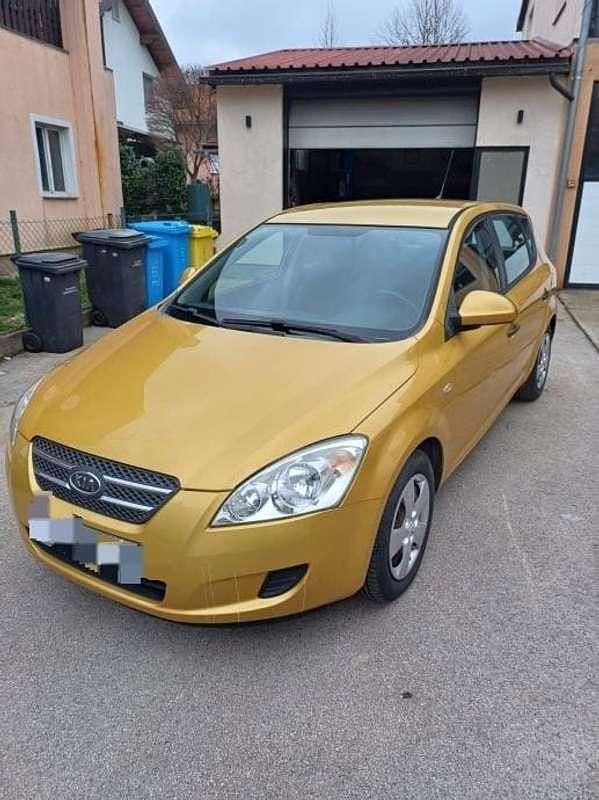 Usata Kia Ceed Active 105 CV (77 kW) 2007 Utilitaria