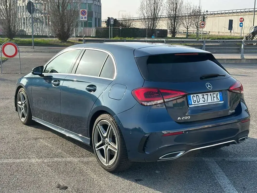 Usata Mercedes A200 AMG 163 CV (119 kW) 2020 Blu/azzurro Berlina