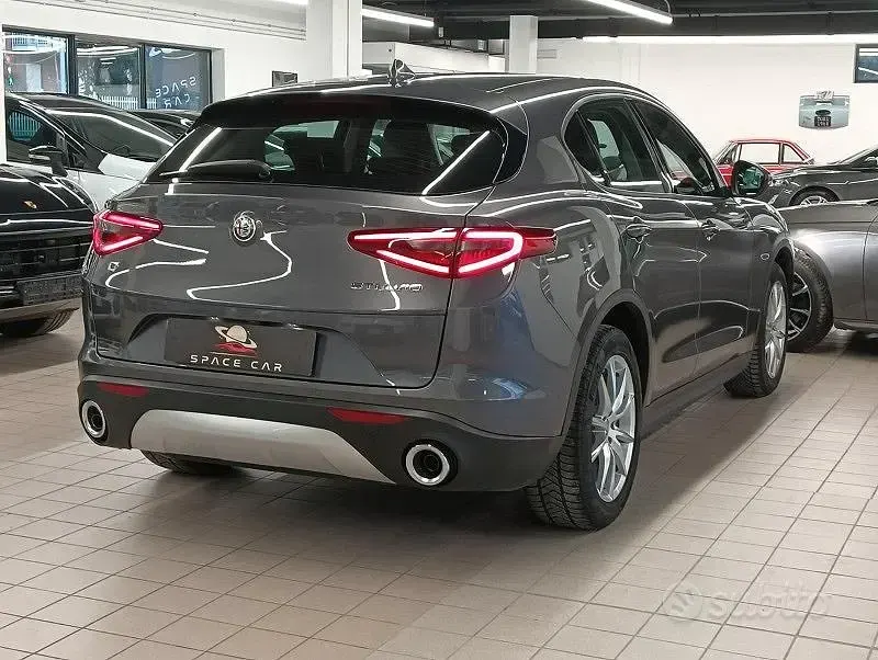 Usata Alfa Romeo Stelvio Executive 190 CV (139 kW) 2020 Grigio SUV