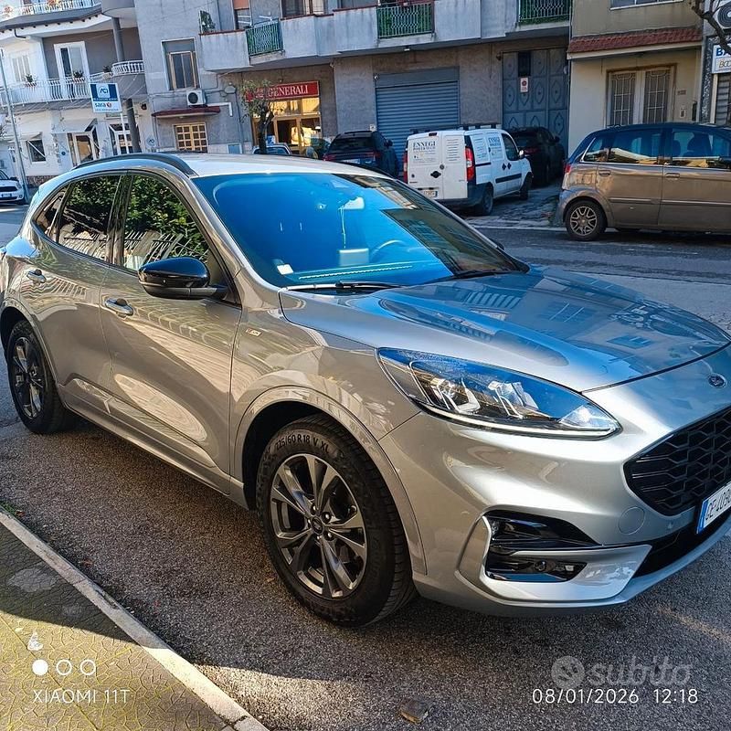 Usata Ford Kuga 120 CV (88 kW) 2021 Marrone SUV