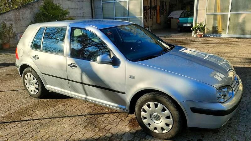 Usata VW Golf IV Comfortline 105 CV (77 kW) 2000 Argento Berlina