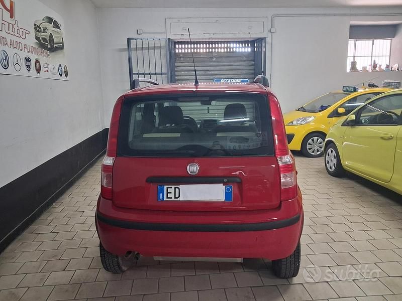 Usata Fiat Panda Climbing 51 CV (37 kW) 2010 Rosso Utilitaria