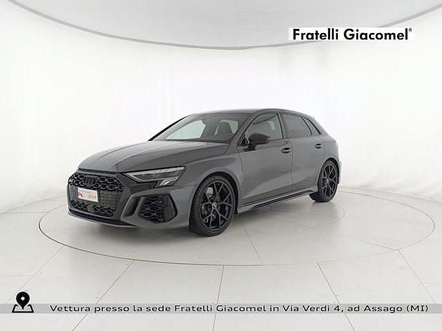 Usata Audi RS3 Sportback Ambiente 400 CV (294 kW) 2023 Grigio daytona perla Utilitaria