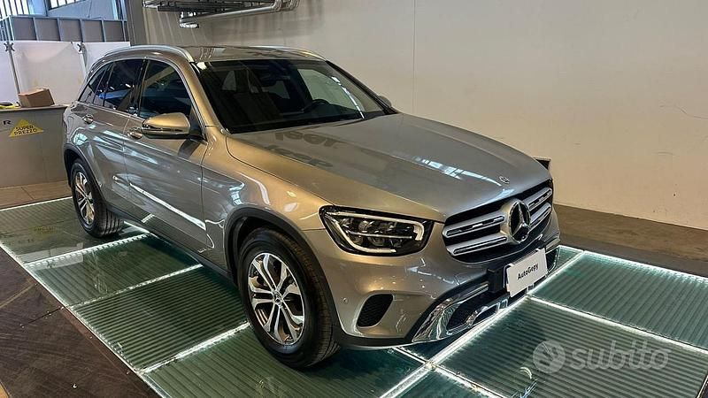 Grigio Usata 2021 Mercedes GLC200 Business SUV | 33.900 € (Ottimo prezzo) - Immagine 1/4