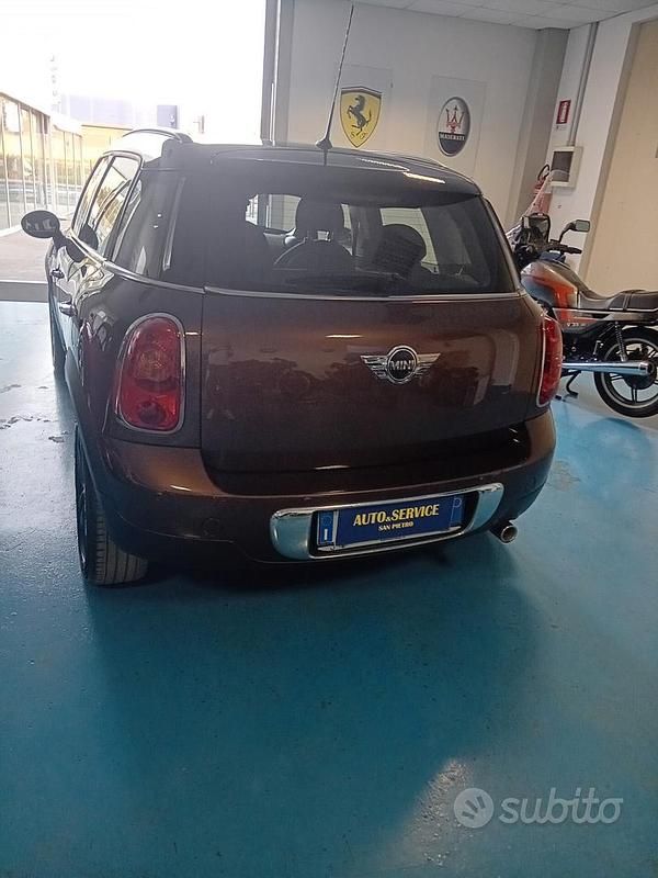 Usata Mini Cooper D Countryman 111 CV (81 kW) 2013 Marrone SUV