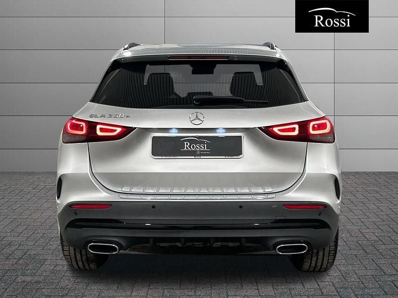 Usata Mercedes GLA250 Premium 160 CV (117 kW) 2020 Argento iridio SUV
