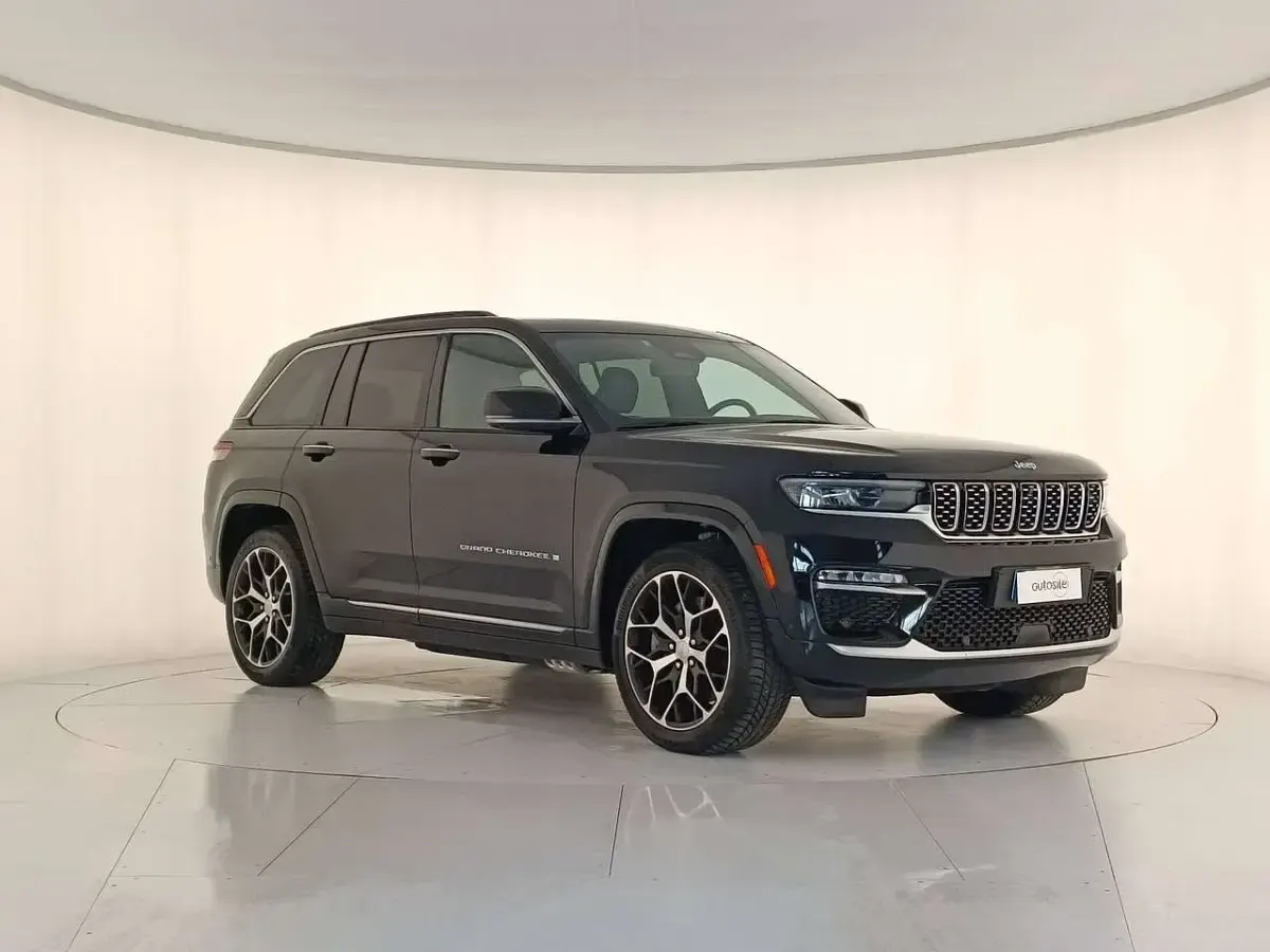 Usata Jeep Grand Cherokee Summit 272 CV (200 kW) 2025 Diamond black crystal SUV