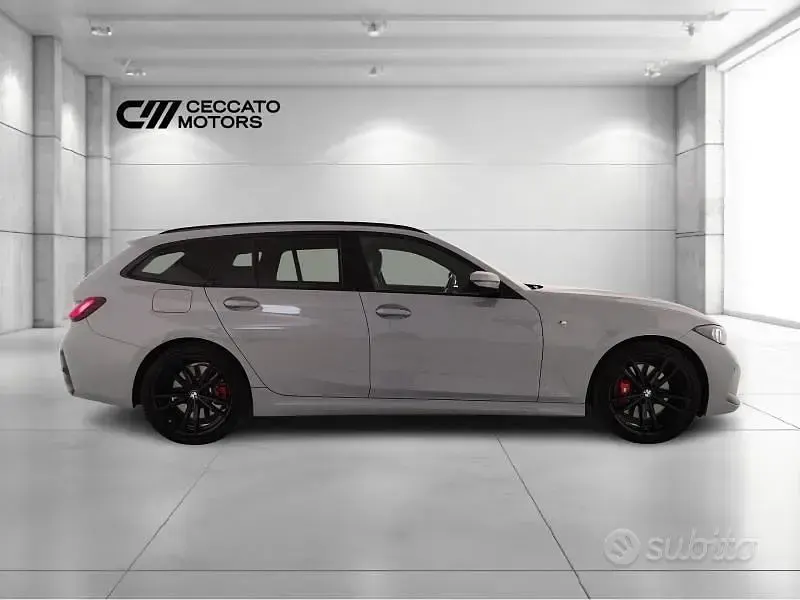 Usata BMW 330 M Sport 286 CV (210 kW) 2023 Grigio Station wagon