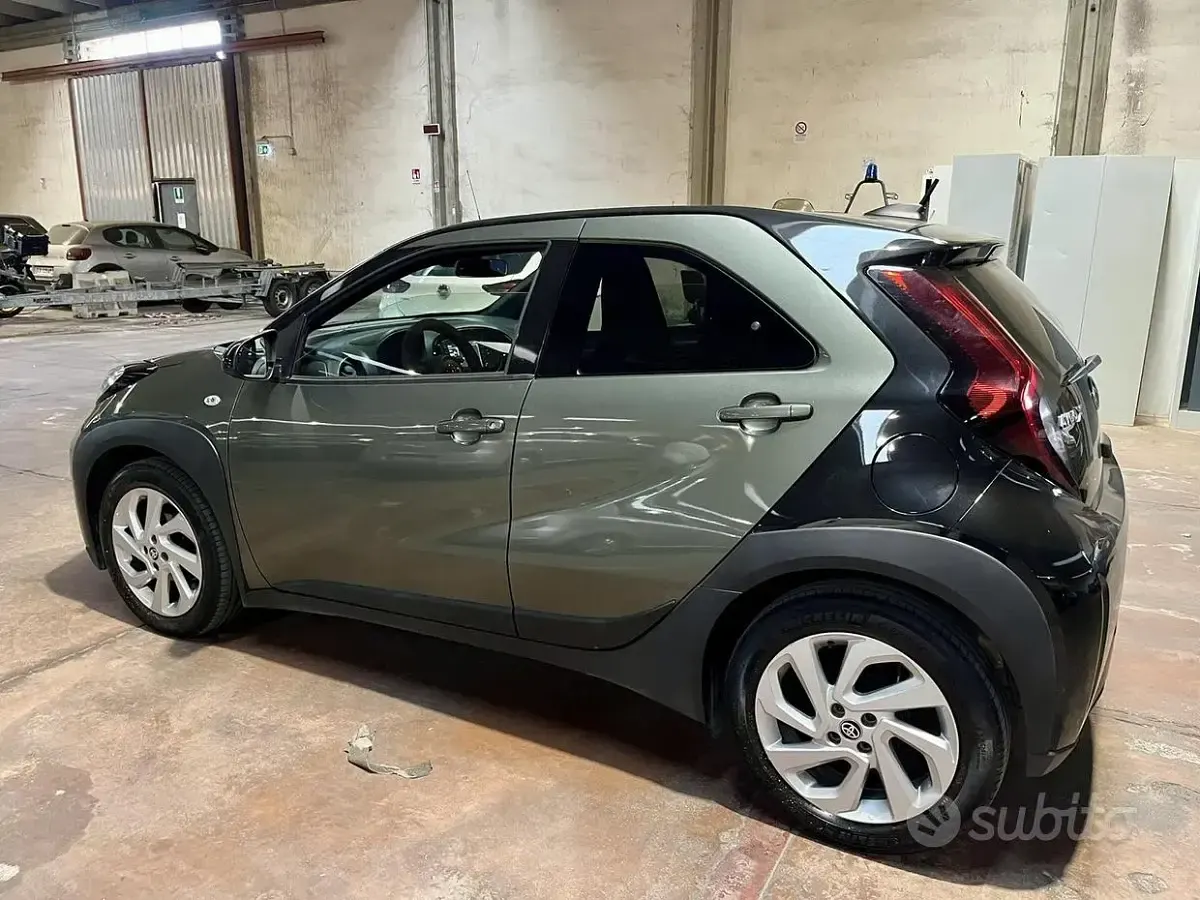Usata Toyota Aygo X Trend 72 CV (52 kW) 2022 Verde SUV