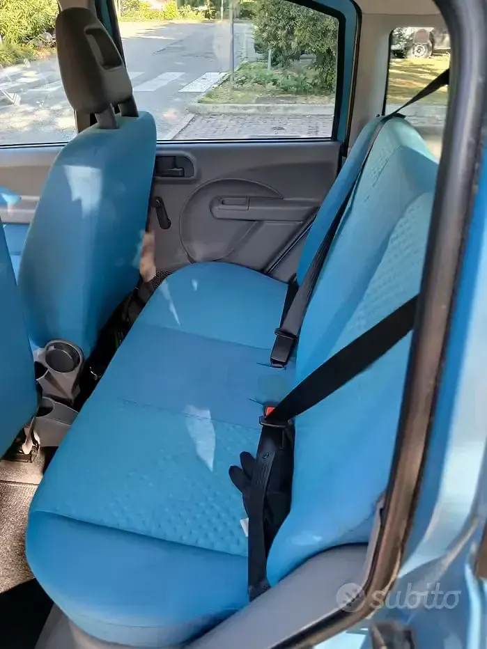 Usata Fiat Panda 69 CV (50 kW) 2005 Bluazzurro Utilitaria