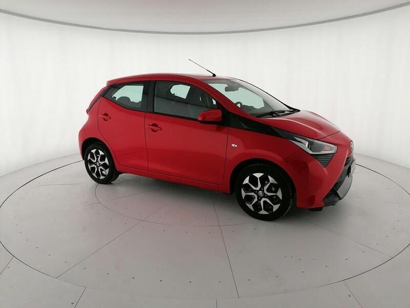 Usata Toyota Aygo 72 CV (52 kW) 2021 Rosso Utilitaria