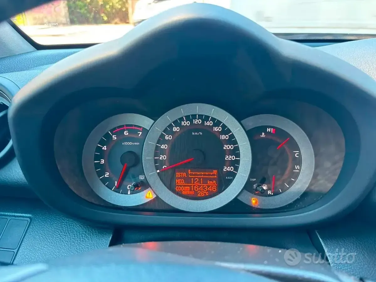 Usata Toyota RAV4 Luxury 136 CV (100 kW) 2007 Nero SUV