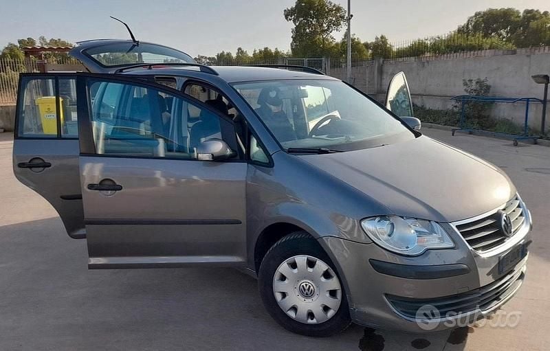 Usata VW Touran 2006 Grigio Monovolume