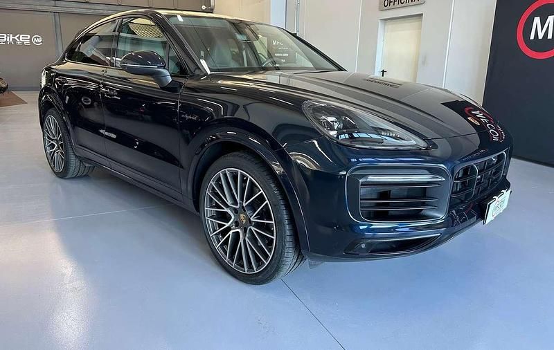 Usata Porsche Cayenne Coupe 340 CV (250 kW) 2023 Blu/azzurro Coupé