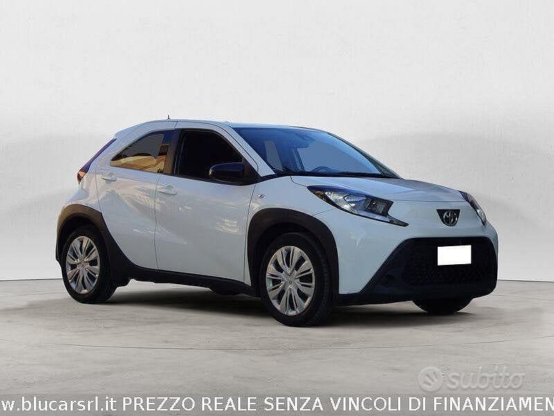 Usata Toyota Aygo X Active 72 CV (52 kW) 2022 Bianco SUV