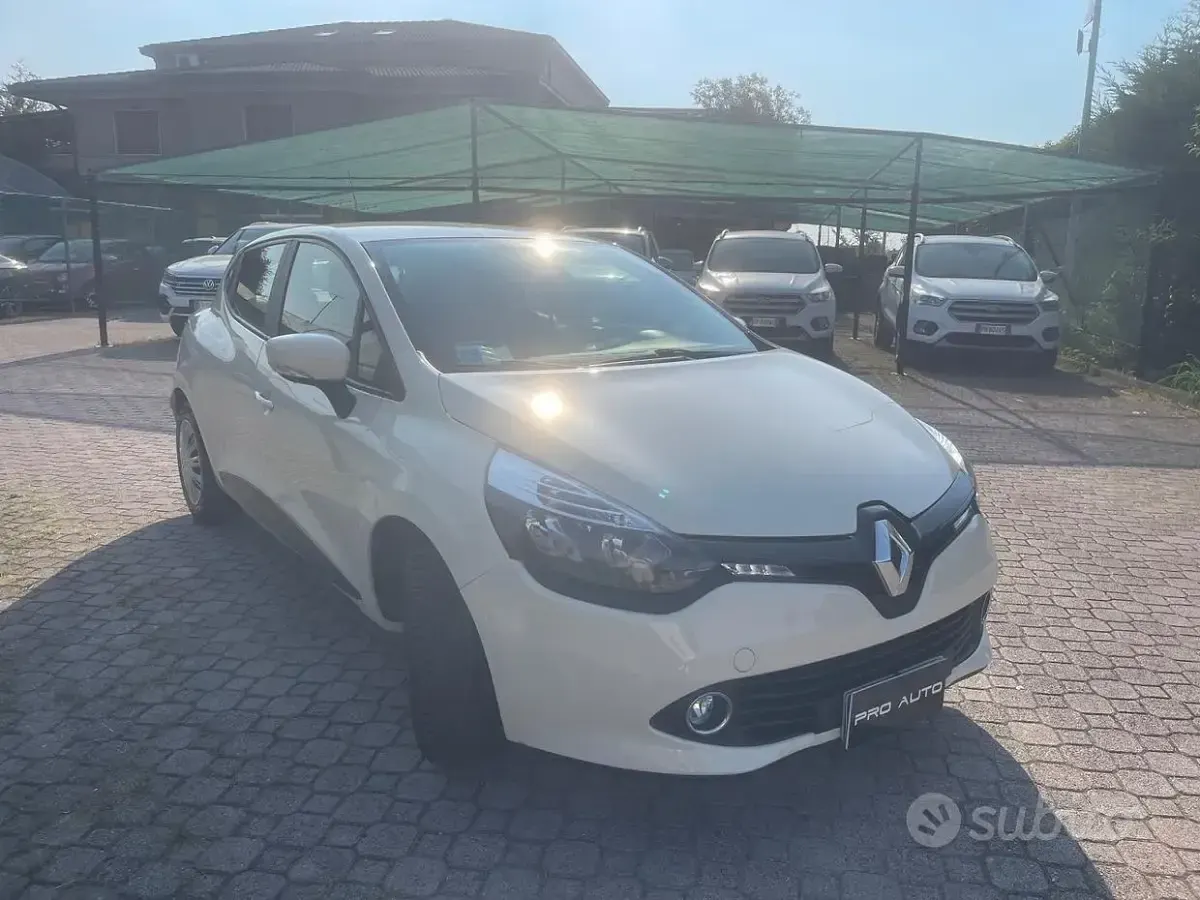 Usata Renault Clio IV Life 73 CV (53 kW) 2015 Beige Berlina