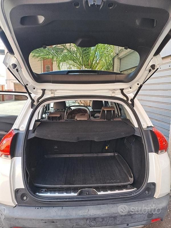 Usata Peugeot 2008 115 CV (84 kW) 2015 Bianco SUV