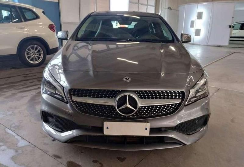 Usata Mercedes CLA220 Shooting Brake Premium 170 CV (125 kW) 2019 Argento Station wagon