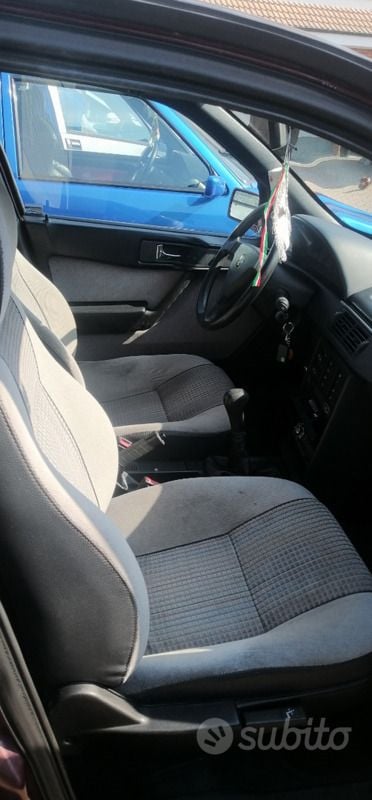 Usata Alfa Romeo 155 126 CV (92 kW) 1992 Berlina
