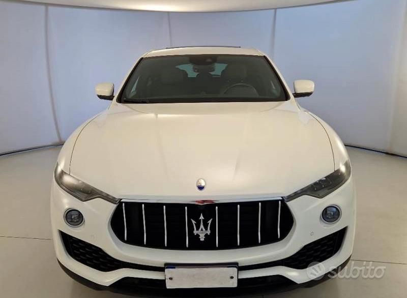 Usata Maserati Levante 275 CV (202 kW) 2020 Bianco SUV