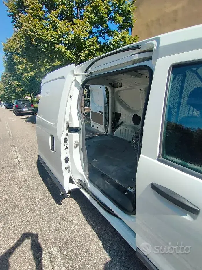Usata Dacia Dokker 75 CV (55 kW) 2019 Bianco Monovolume