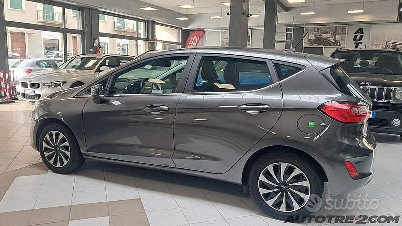 Usata Ford Fiesta Titanium 75 CV (55 kW) 2023 Grigio Utilitaria
