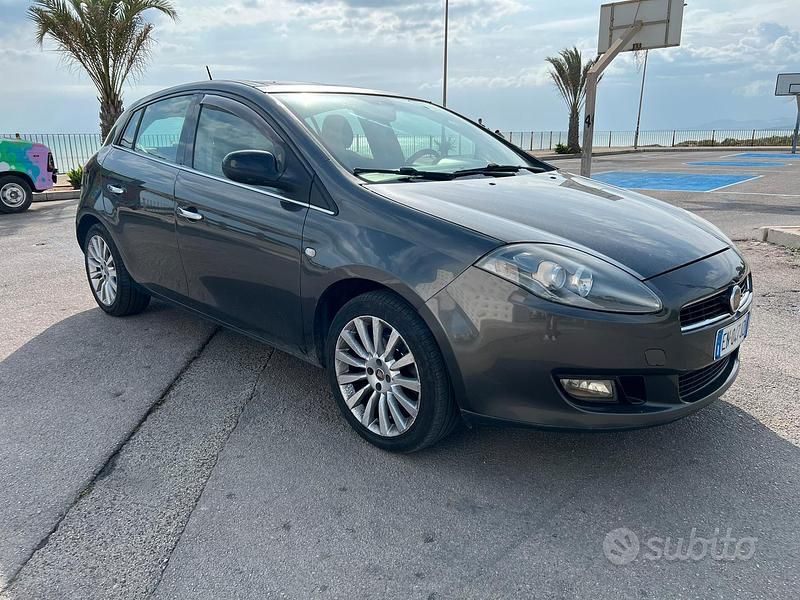 Usata Fiat Bravo 120 CV (88 kW) 2012 Grigio Utilitaria