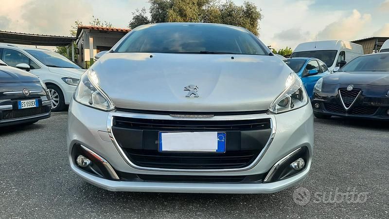 Usata Peugeot 208 Allure 75 CV (55 kW) 2017 Grigio Utilitaria