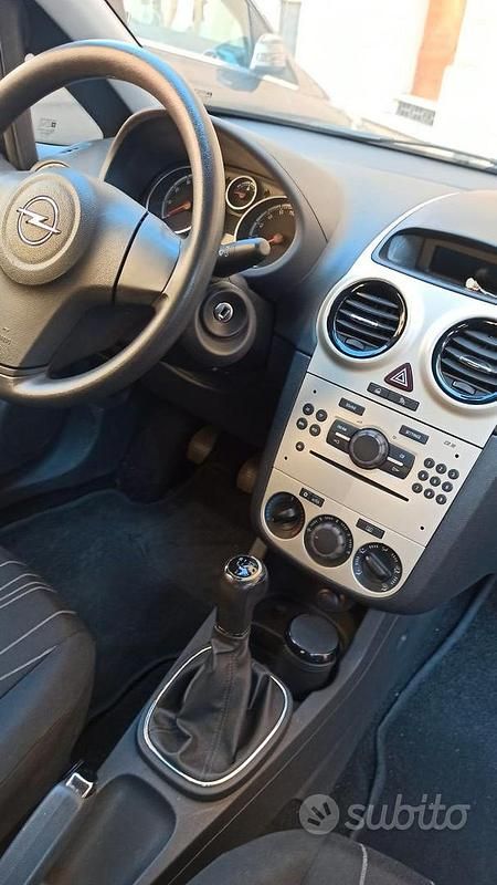 Usata Opel Corsa 80 CV (58 kW) 2008 Nero Utilitaria