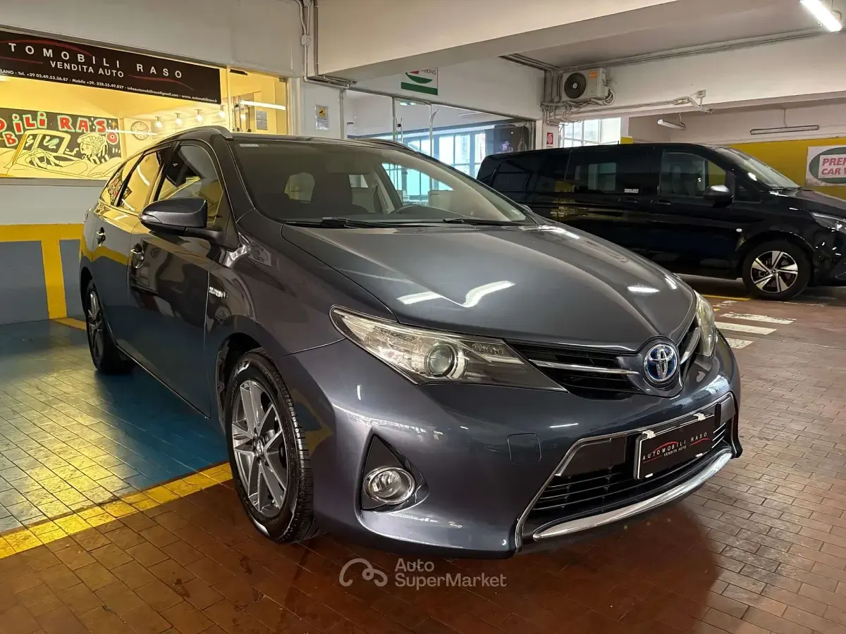 Usata Toyota Auris Hybrid Lounge 99 CV (72 kW) 2014 Blu/azzurro Station wagon