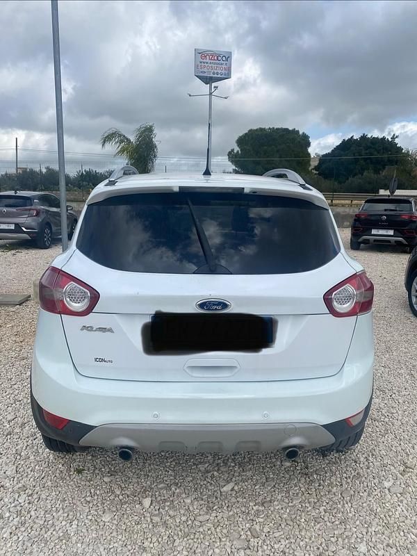 Usata Ford Kuga 140 CV (102 kW) 2012 Bianco SUV