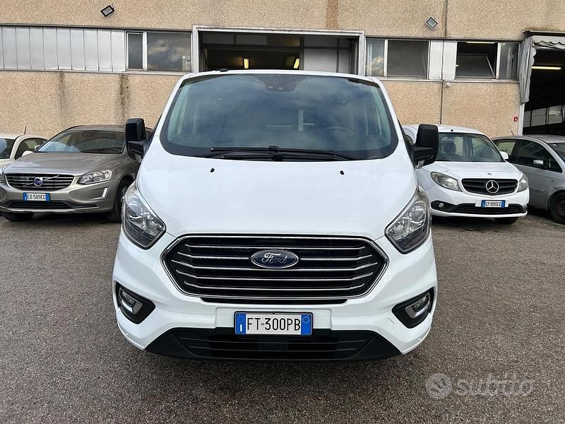 Usata Ford Tourneo 170 CV (125 kW) 2019 Bianco Monovolume