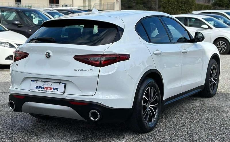 Usata Alfa Romeo Stelvio Business 190 CV (139 kW) 2021 Bianco SUV