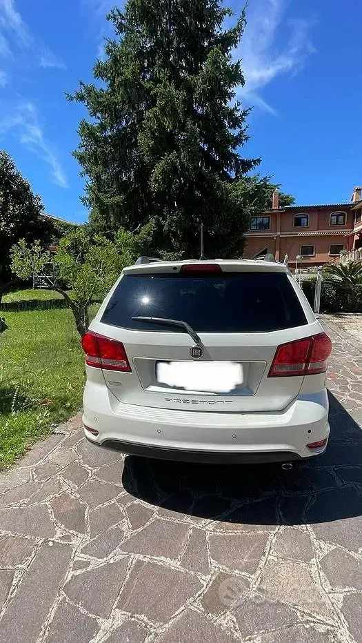 Usata Fiat Freemont Lounge 170 CV (125 kW) 2015 Bianco SUV
