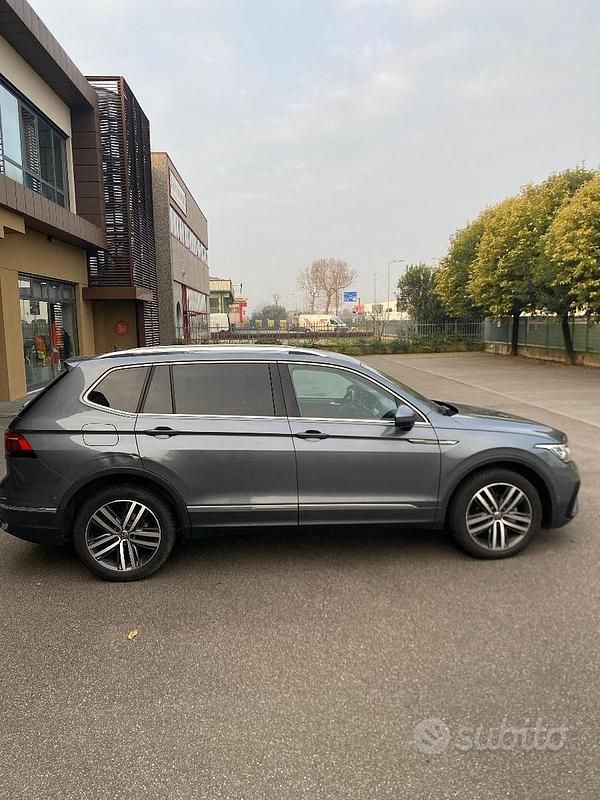 Usata VW Tiguan Allspace Elegance 150 CV (110 kW) 2022 Grigio SUV
