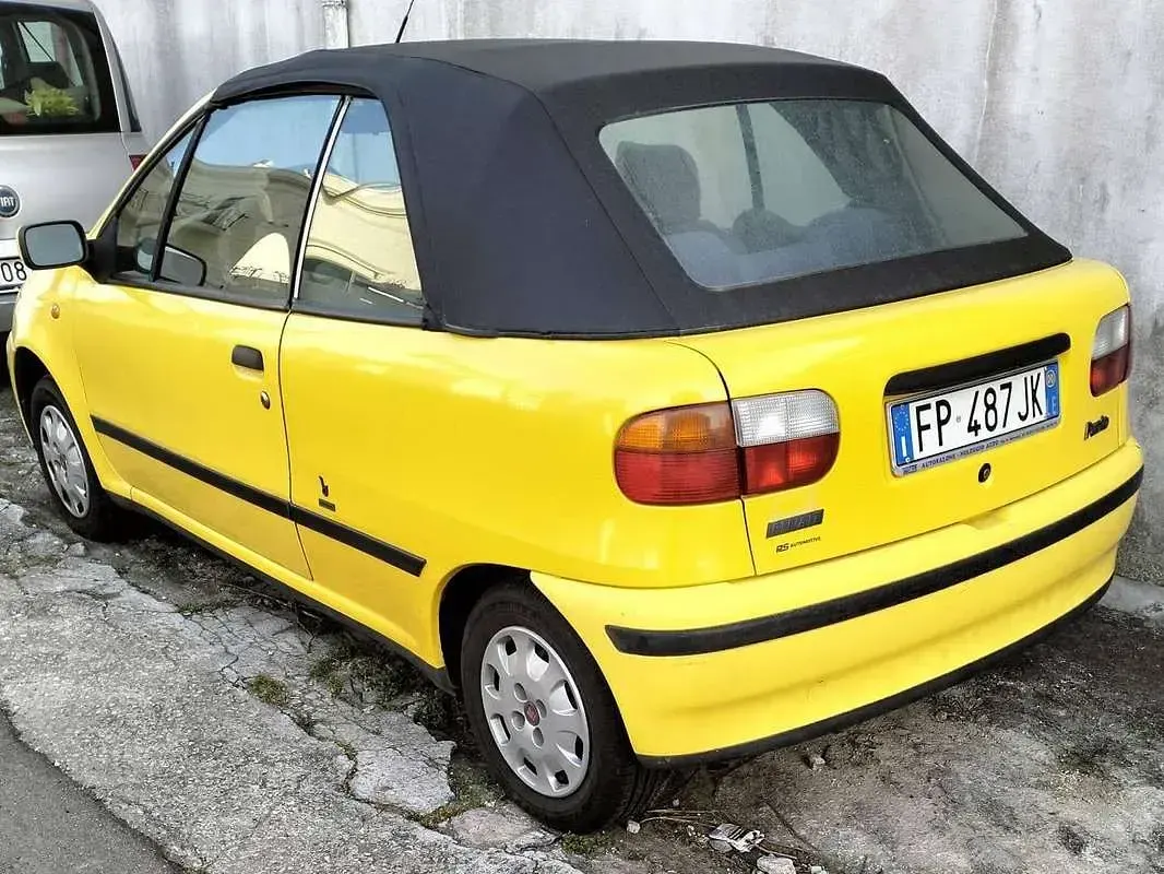 Usata Fiat Punto Cabriolet S 60 CV (44 kW) 1998 Giallo Cabrio