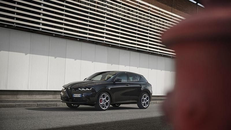 Nuova Alfa Romeo Tonale Sprint 160 CV (117 kW) 2025 Blu misano SUV