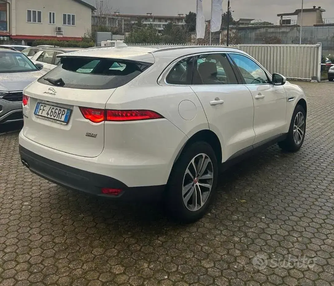Usata Jaguar F-Pace 180 CV (132 kW) 2016 Bianco SUV