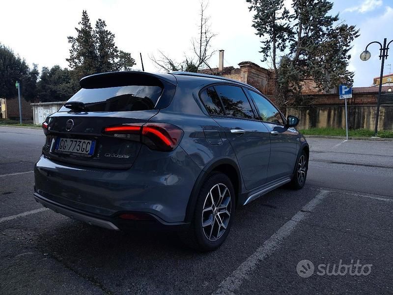Usata Fiat Tipo Cross 131 CV (96 kW) 2021 Grigio Berlina