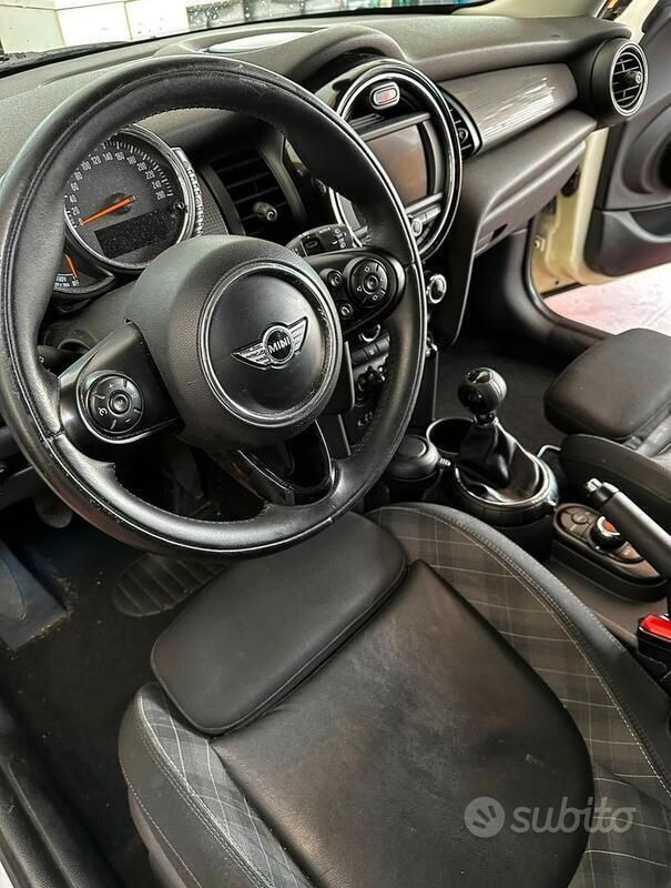 Usata Mini Cooper D Business 116 CV (85 kW) 2015 Bianco Utilitaria