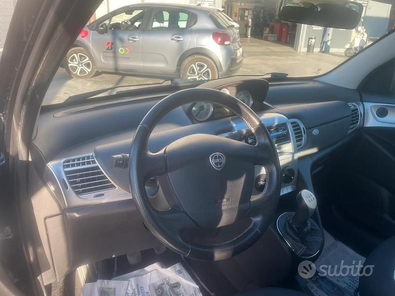 Usata Lancia Ypsilon 75 CV (55 kW) 2011 Utilitaria