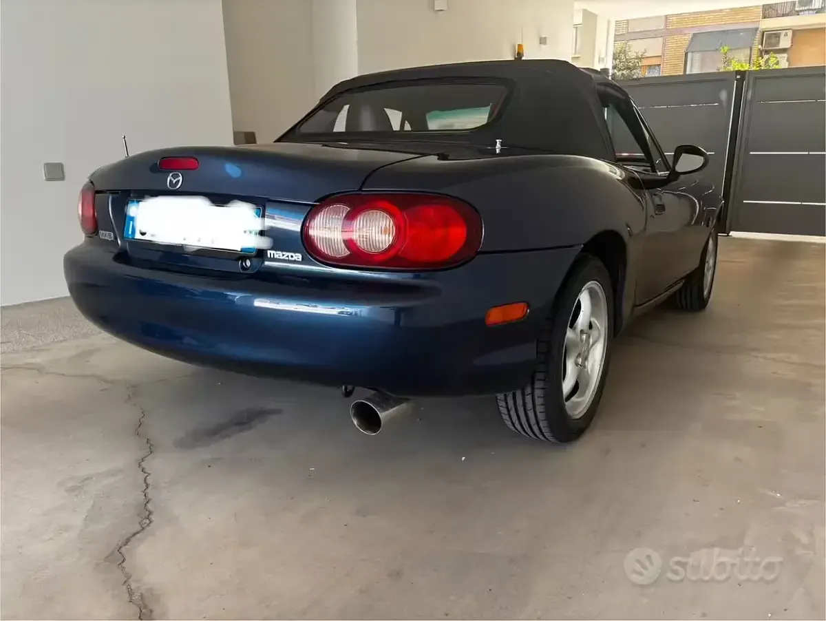 Usata Mazda MX5 110 CV (80 kW) 2003 Blu Cabrio