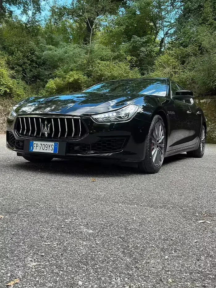 Begagnad Maserati Ghibli 250 HK (183 kW) 2018 Svart Sedan