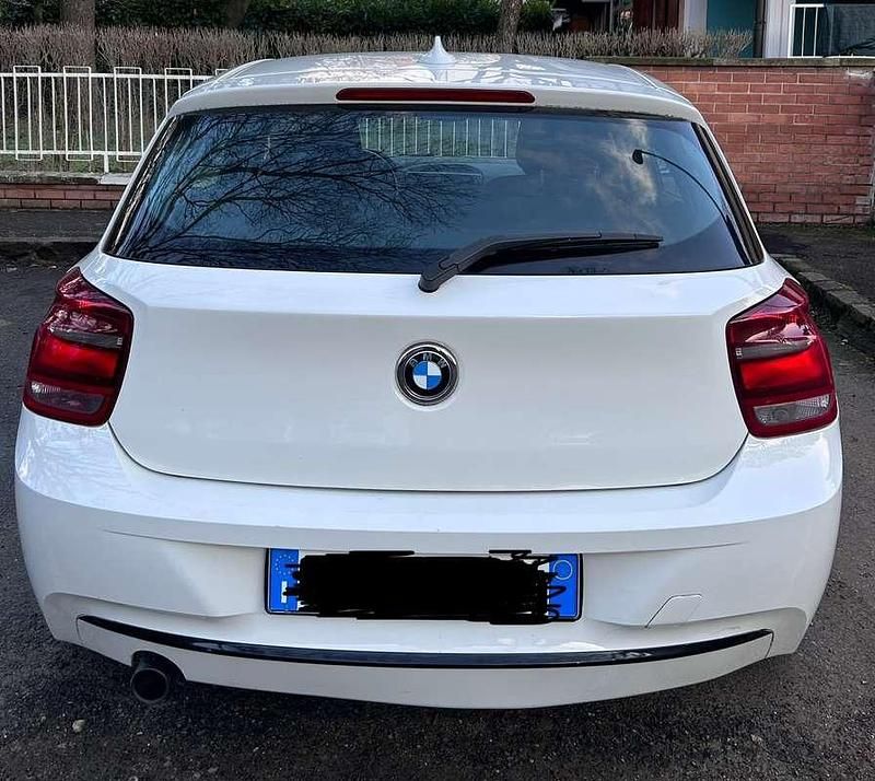 Usata BMW 116 Sport Line 116 CV (85 kW) 2013 Bianco Utilitaria