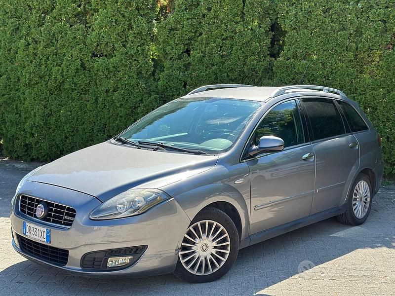 Usata Fiat Croma 150 CV (110 kW) 2009 Grigio Station wagon