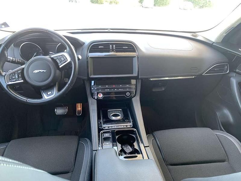 Usata Jaguar F-Pace R-Sport 179 CV (131 kW) 2020 Bianco SUV