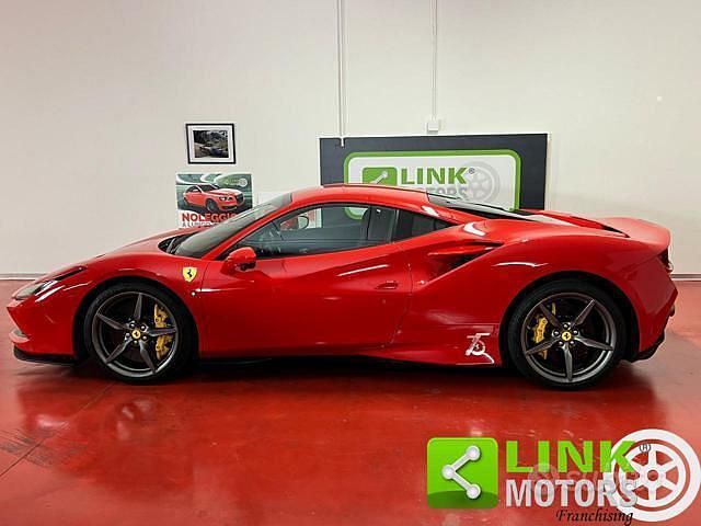 Usata Ferrari F8 721 CV (530 kW) 2022 Rosso Coupé