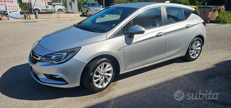 Usata Opel Astra 136 CV (100 kW) 2018 Grigio Berlina