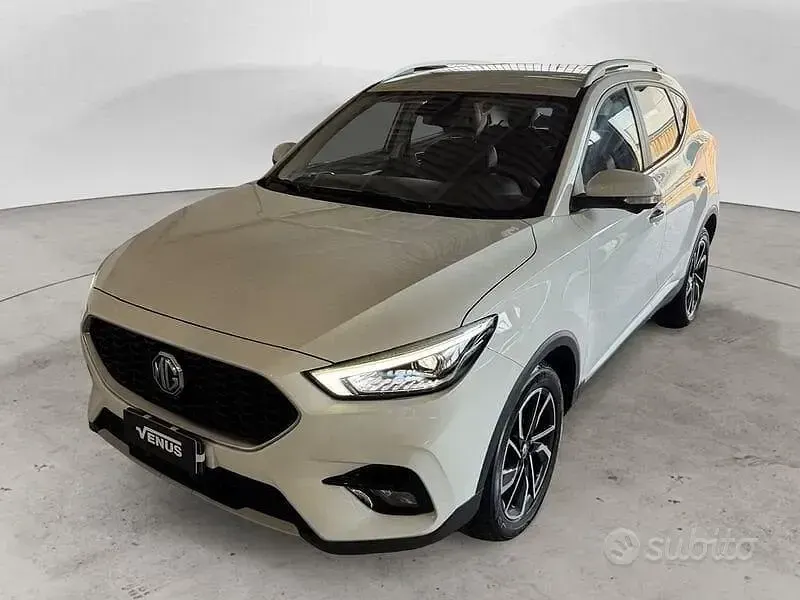 Usata MG ZS Luxury 111 CV (81 kW) 2024 Bianco SUV